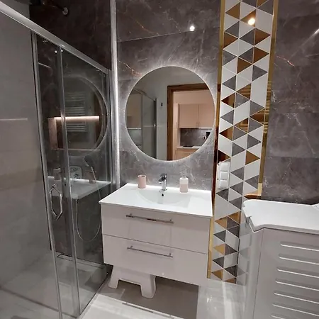 アパート Przy Stoku Trojkaty I Kwadraty Karpatia カルパッチ